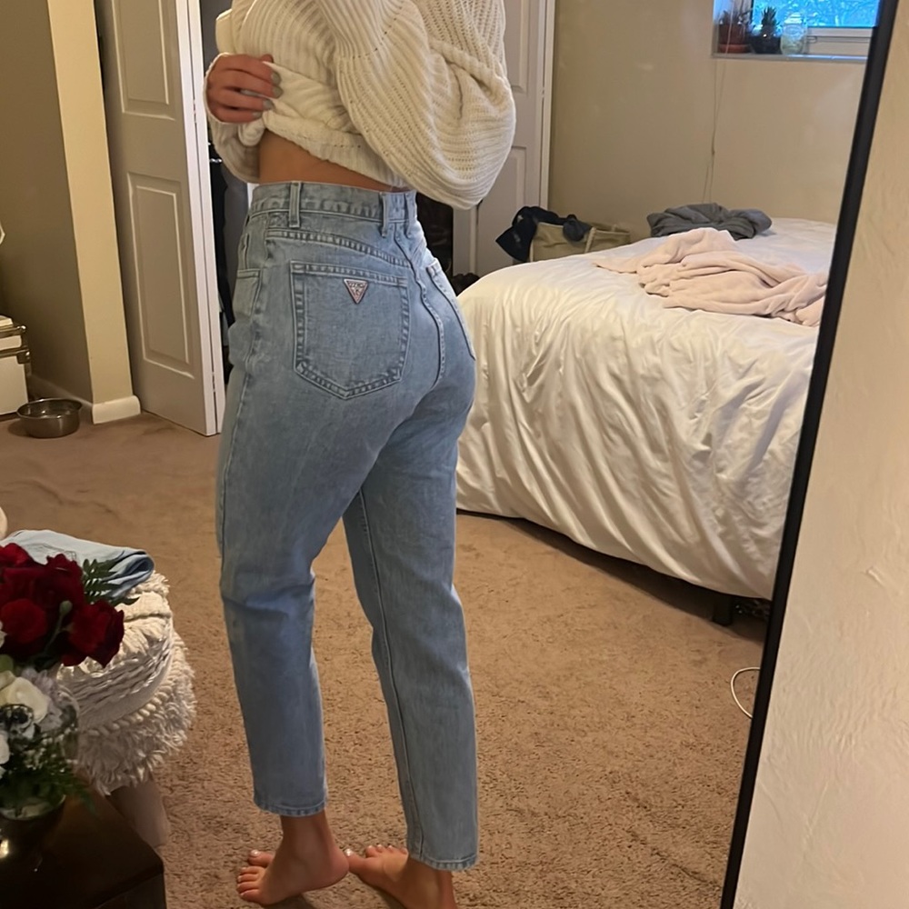Vintage Guess high rise / high waisted straight leg / mom jeans